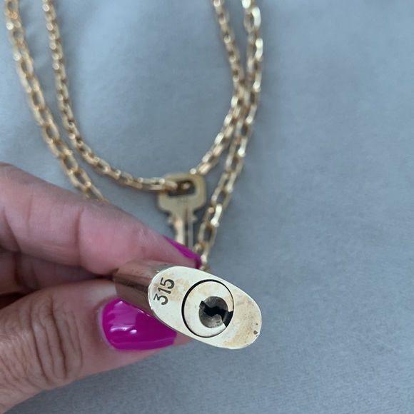 Beautiful LV Original Lock & Key Chain Set✨🤩 - Picture 4 of 8